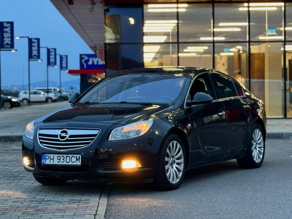 Opel Insignia 2.0 TDCi/ Anul 2010/ Navi / Clima/ 2499 Euro Neg