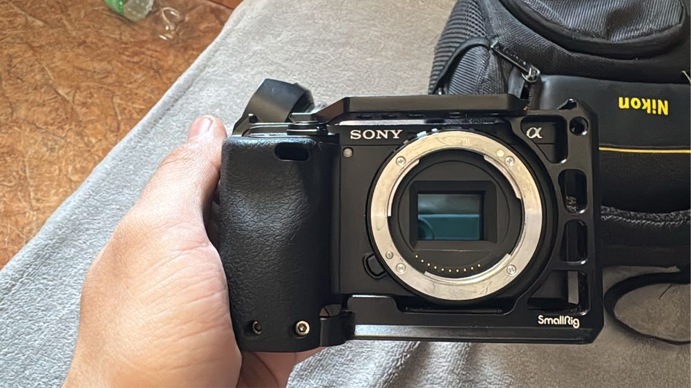 Sony a6400 kit 18-55 с клеткой