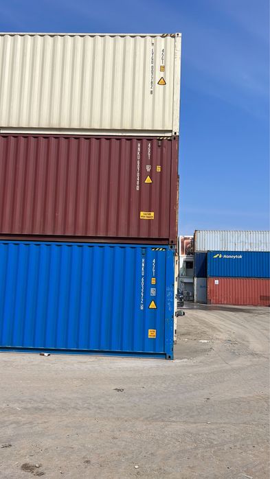 Vand containere maritime de 12 m si 6