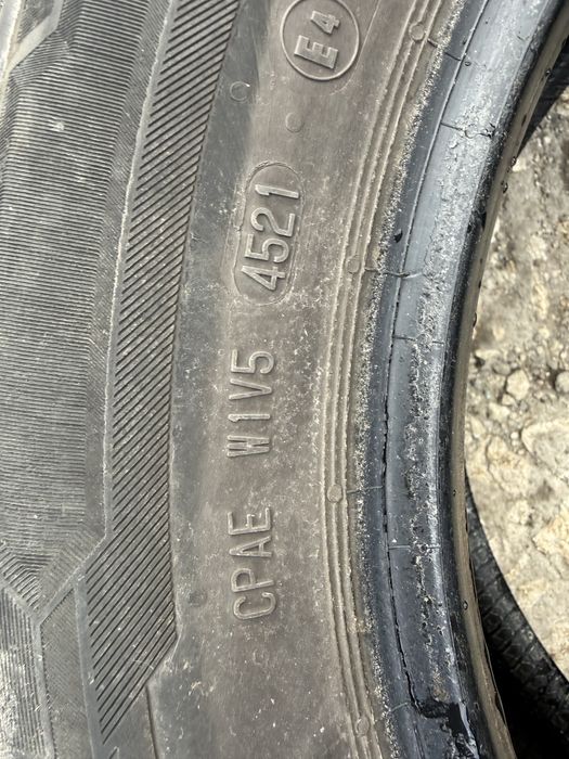 2 боря зимни гуми Barum 195/65 R15 Dot 4521 ном 517