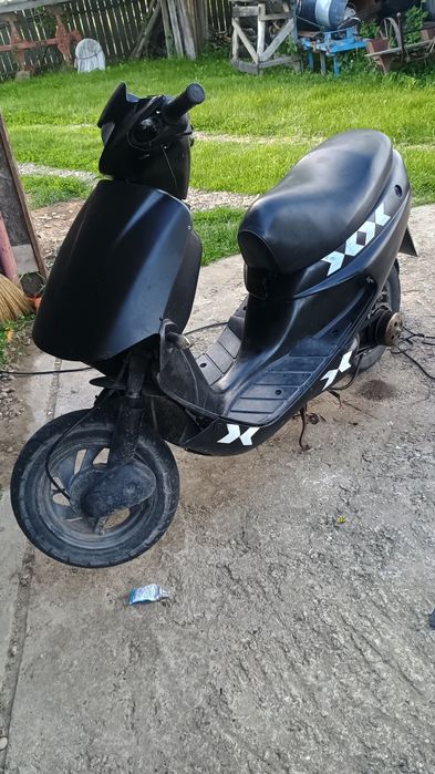Vând scuter Peugeot de 50 cc în 2 timpi