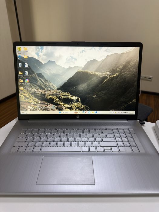 ноутбук HP 17-cp0xxx