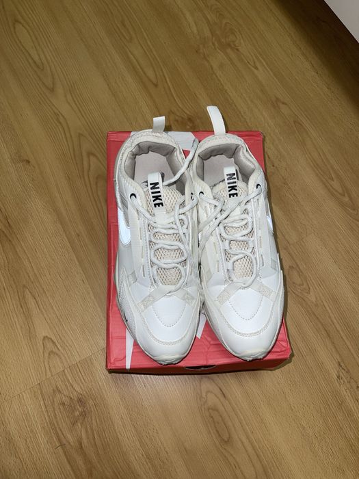 Продам кроссовки Nike  оригинал