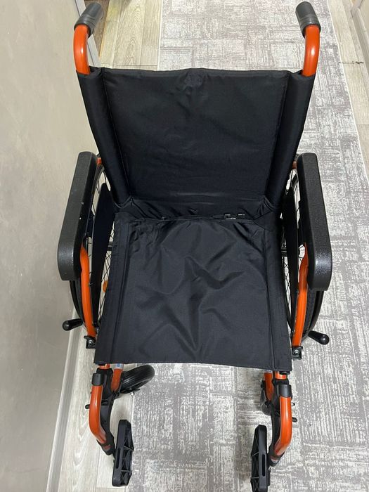 Продам инвалидную коляску