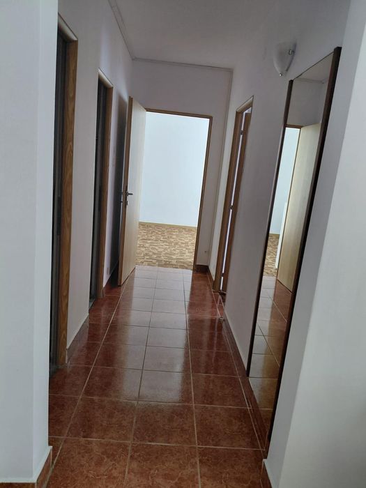 Inchiriez apartamen 2 camere