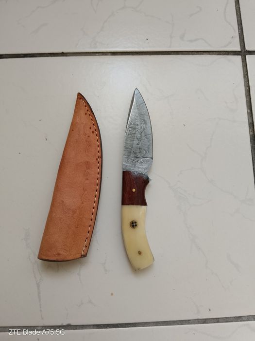 Ловен нож Дамаск.