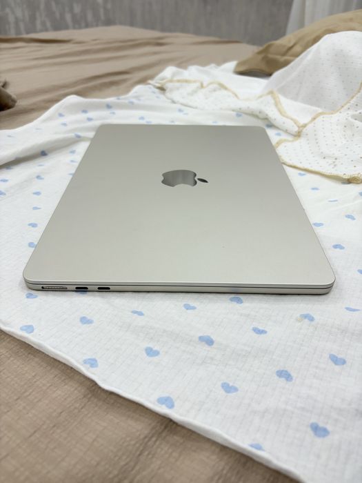 Продается macbook air на м3 16/512 в состоянии нового ноутбука .