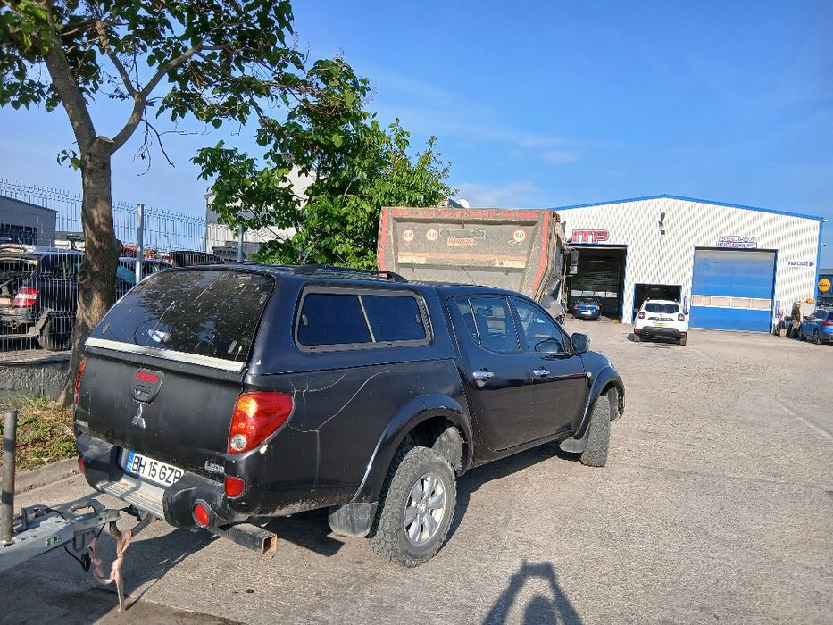 Vând Mitsubishi L200