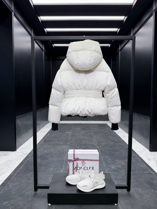 Geaca Moncler , calitate premium , pe comanda , noua , S