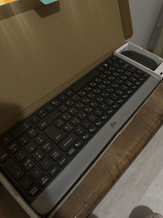 Клавиатура Logitech MK470 Slim Wireless серый+ мышь