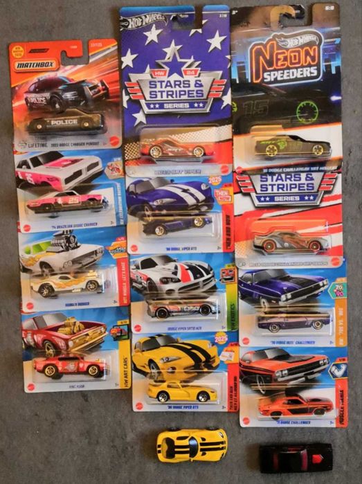 Cadouri machete colecții mașinuțe HotWheels și Matchbox (Mattel)