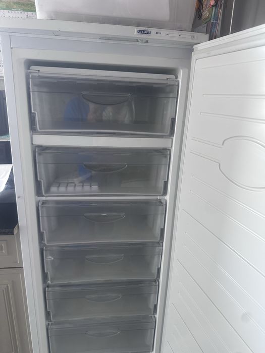 Морозильник вертикальный