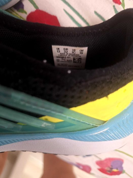 Adidasi Puma Spongeboob marimea 32.