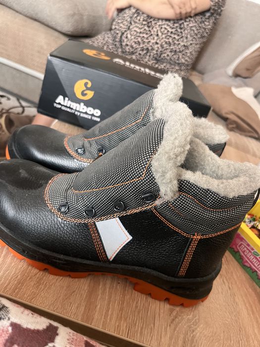 Продам рабочие зимние ботинки