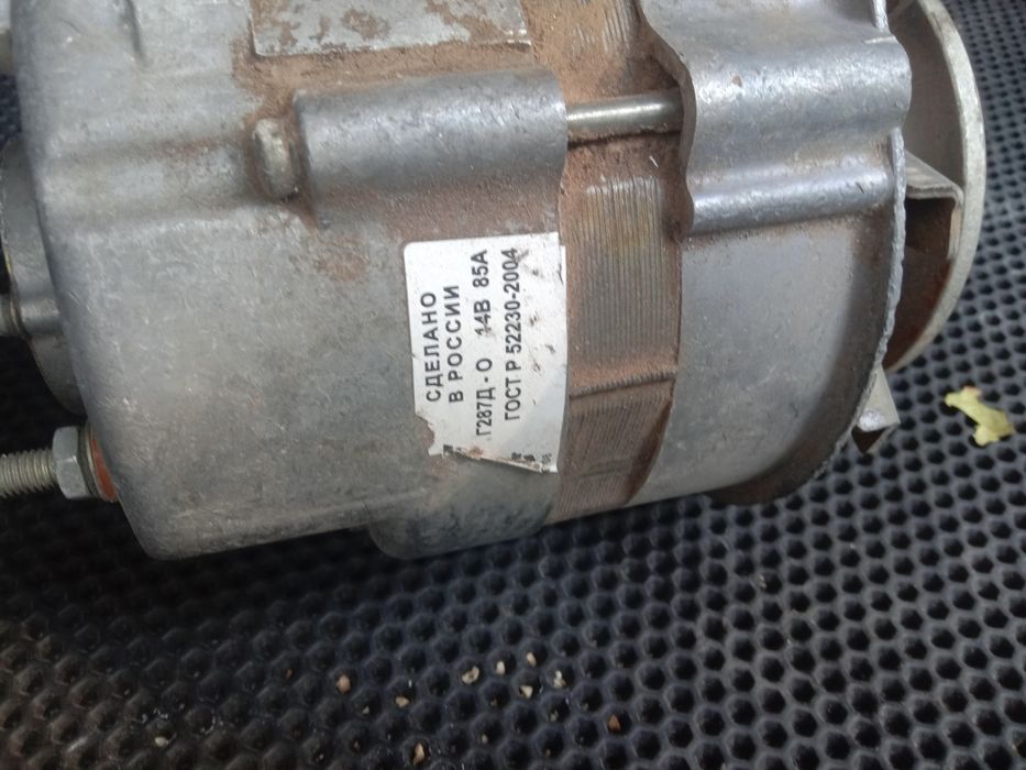 Генератор на К-700. В нерабочем состоянии.