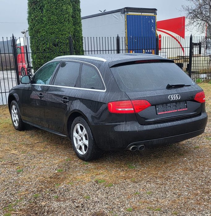 Audi a4    benzina  1,8