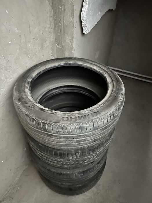 Kumho 235/45 R18 94V