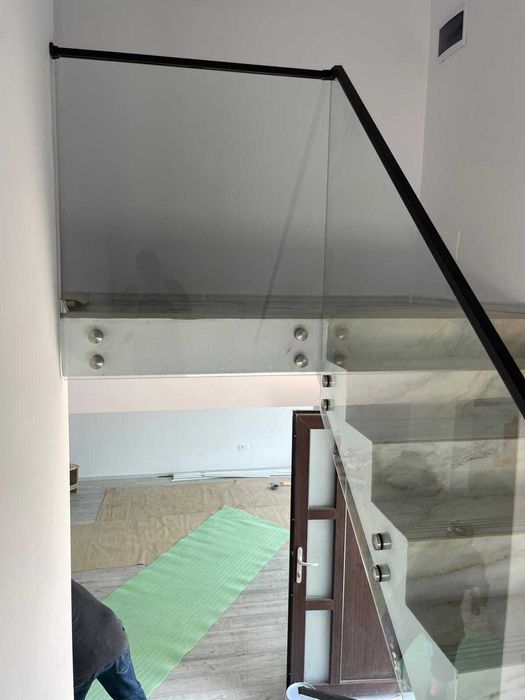 Balustrada de sticla