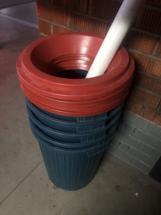 Продам мусорные баки