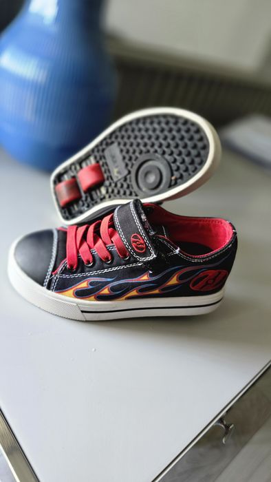 Adidadsi /tenisi copii cu roti Heelys- marime 30