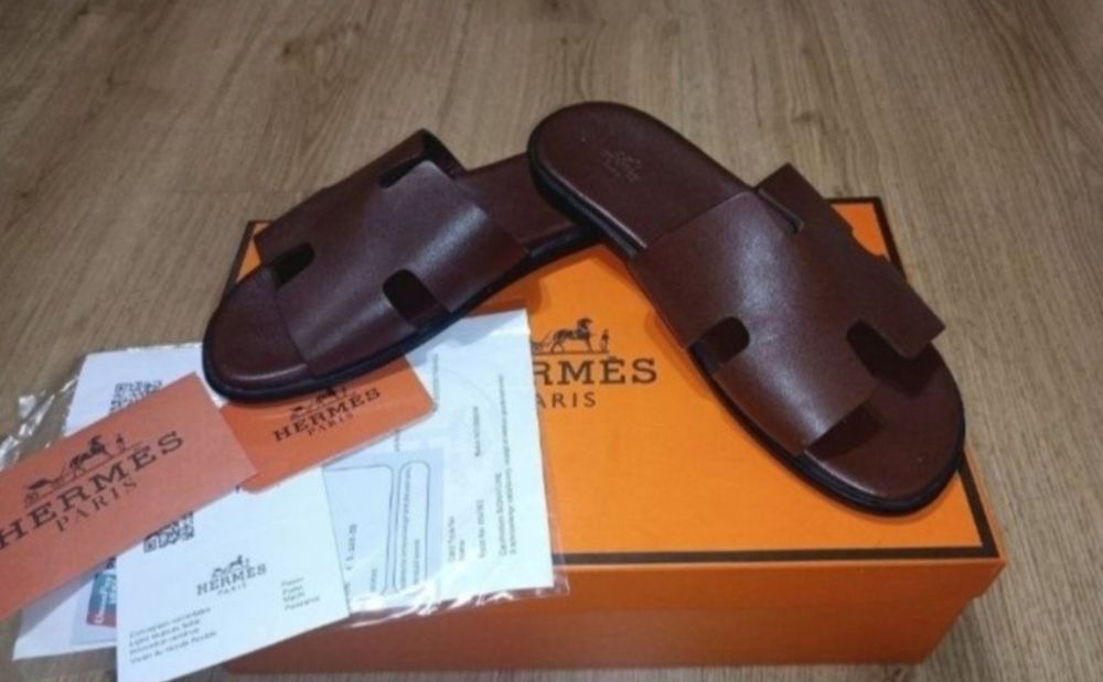 Продавам дамски чехли