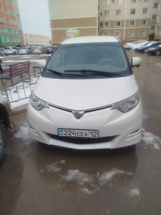 Тойота  Истима сатылады