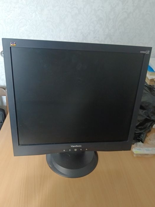 Монитор LG FLATRON 19