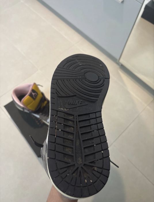 Adidasi air jordan 1