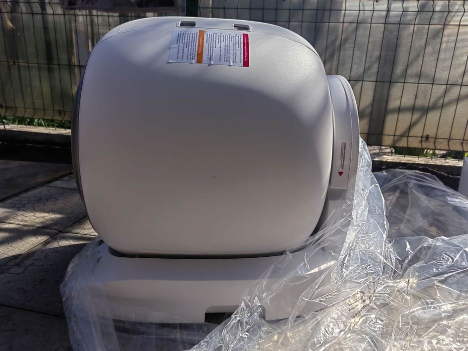 Litiera pisici ,nu este folosita ,a fost desfăcute pentru poze