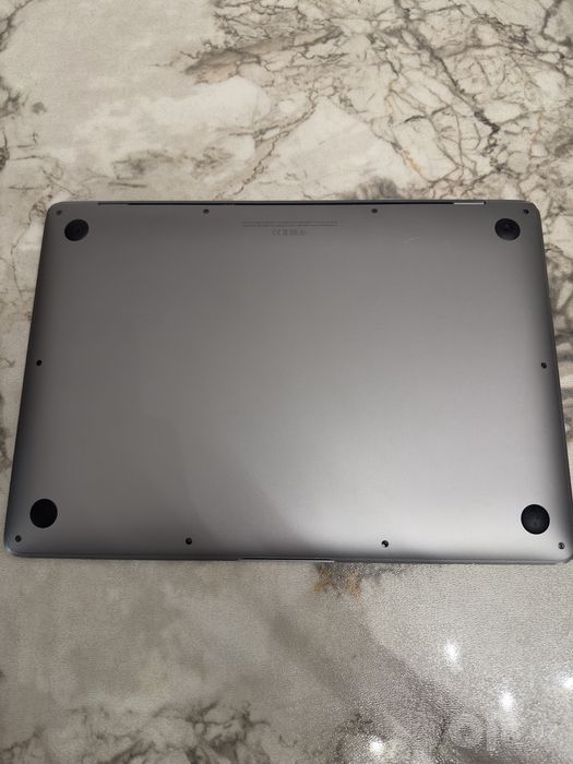Продается Macbook Air 2020 M1 8/256gb