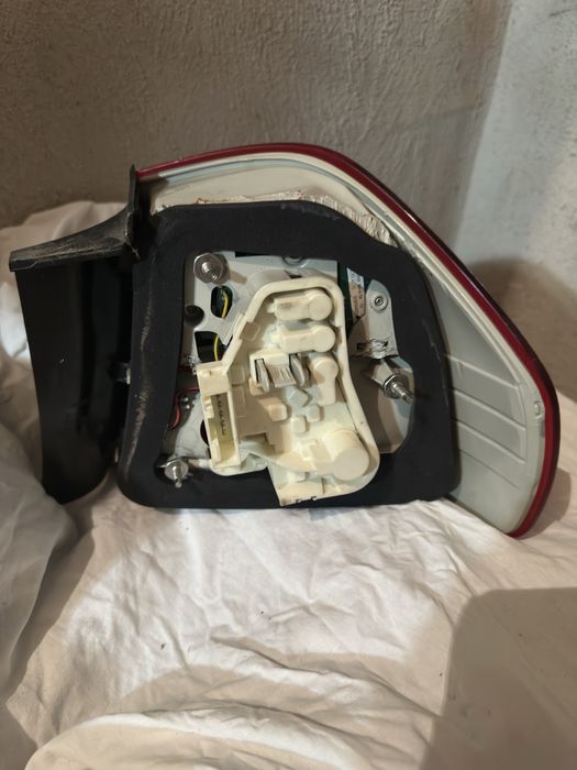 BMW E90 LCI задни стопове с дефект