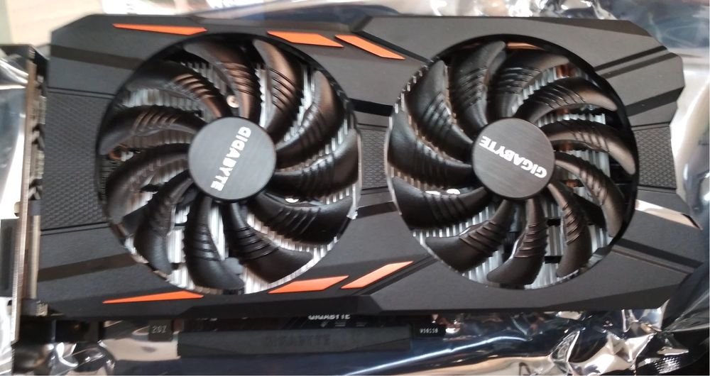 Продам видеокарту Gigabyte 1050 WindForce 2gb