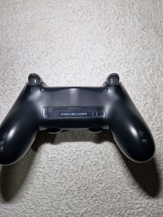 Vand 2 controlere ps4