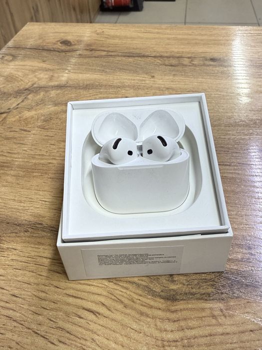 Apple AirPods 4