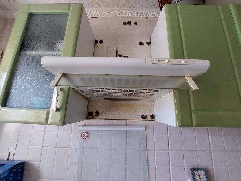 Продам вытяжку на кухню