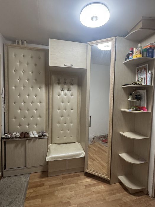 Шкаф в прихожку.