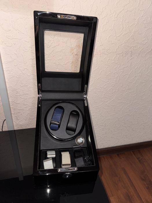 WHOOP 4.0 НОВЫЙ + 5 ремешков + кейс