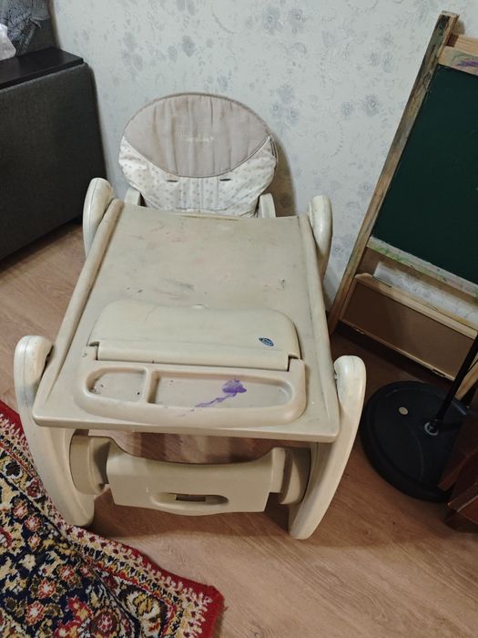 Продается столик и стульчик для маленьких деток