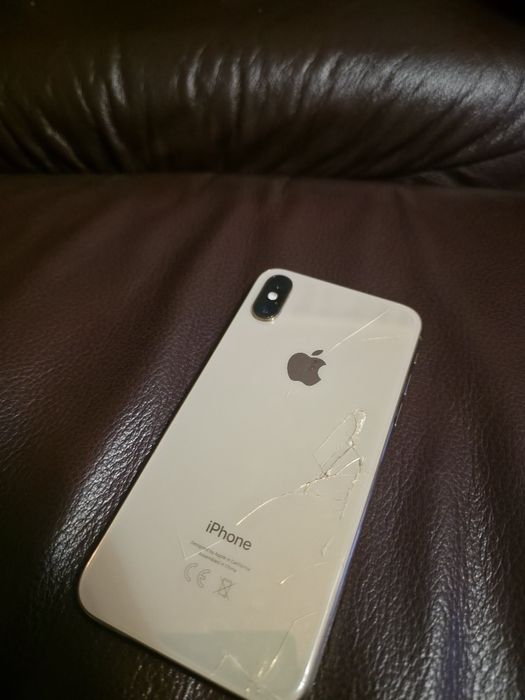 iPhone XS на запчасти / не включается