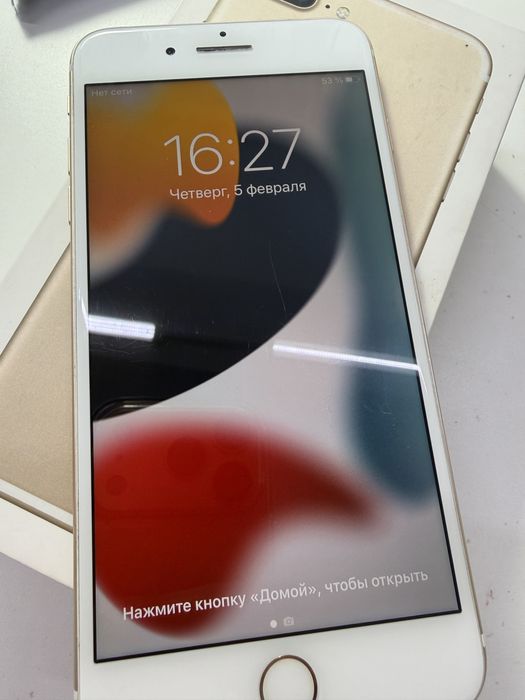 Айфон 7+ с коробкой