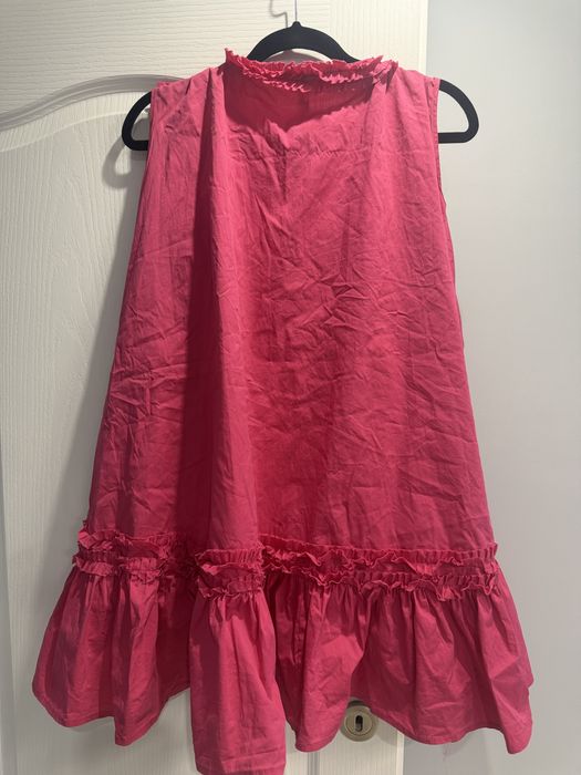 Къса цикламена рокля