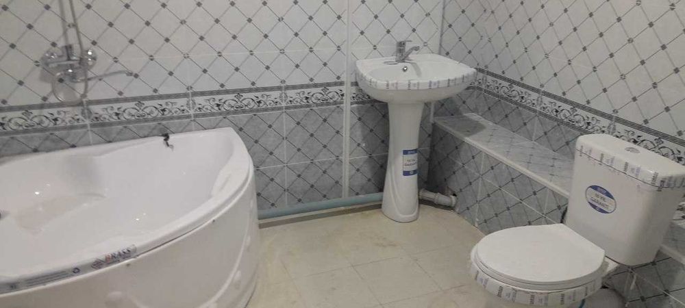 Бухоро шахар марказидан 3 хонали ремонт қилинган янги уй сотилади