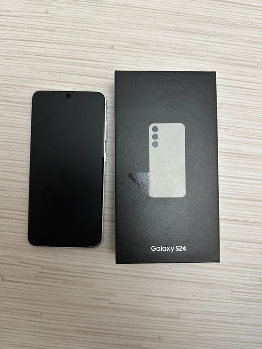 Samsung S 24 в идеальном состоянии.