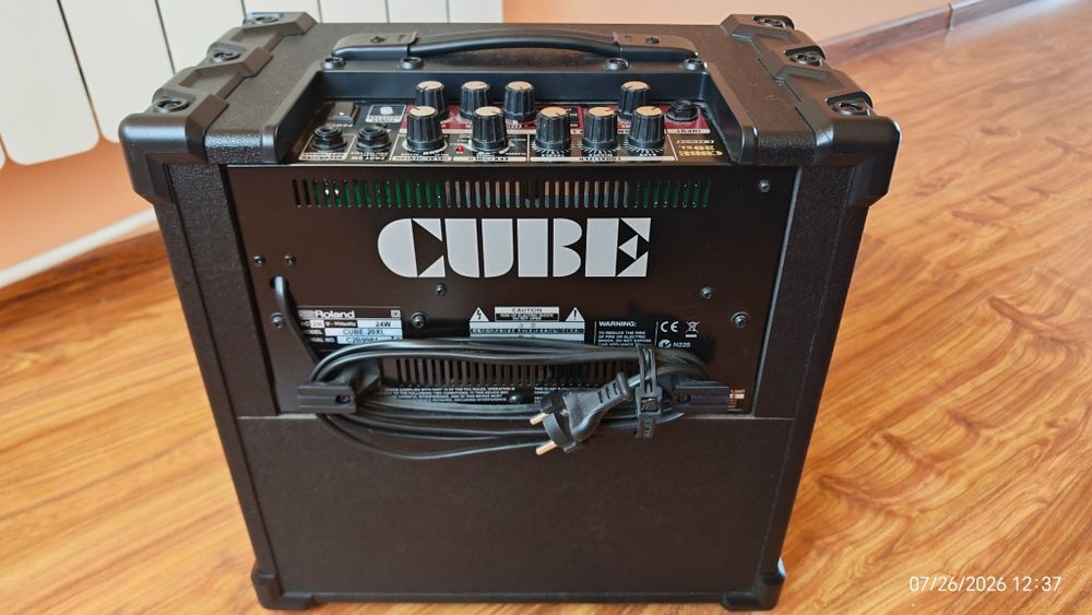 Усилвател за китара Roland cube 20XL