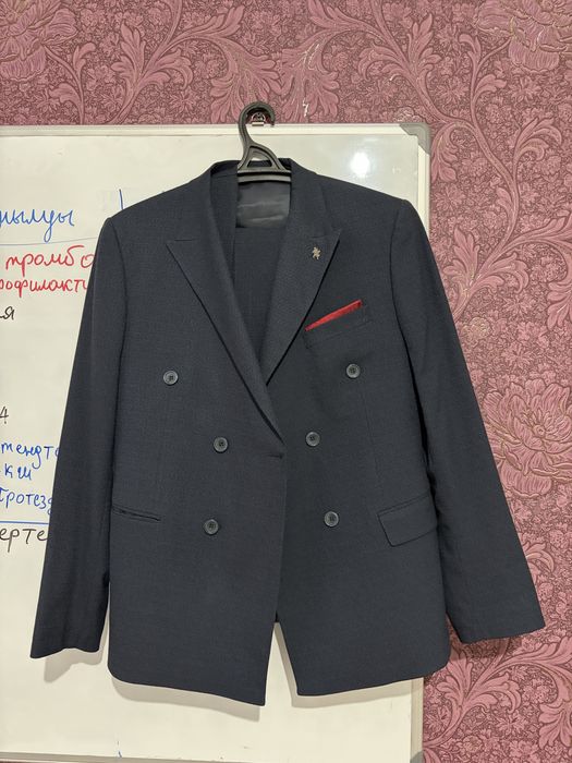 Костюм тройка размер L (48)