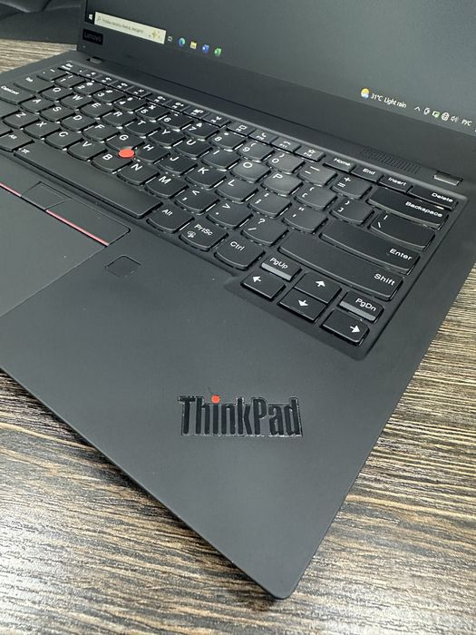 мощный 8-ядерный i5 ультрабук Lenovo ThinkPad X1 Carbon Gen 8