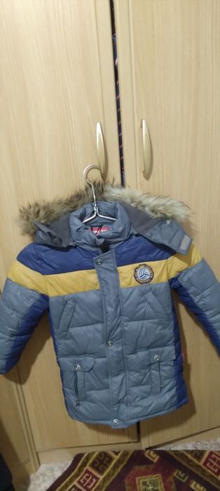 Продам зимнию куртку для мальчика