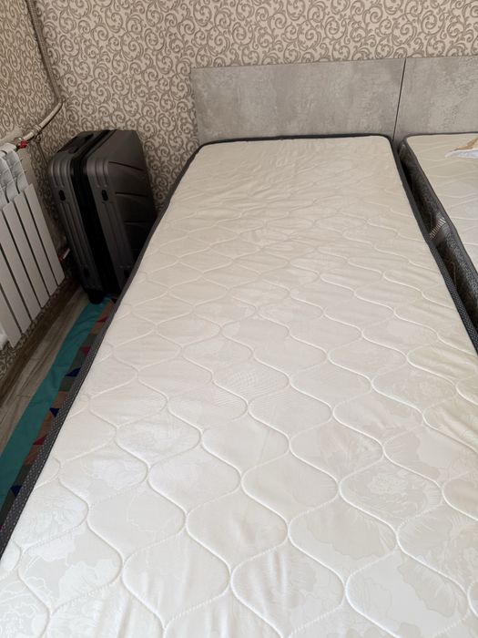 Продам кровать полуторку