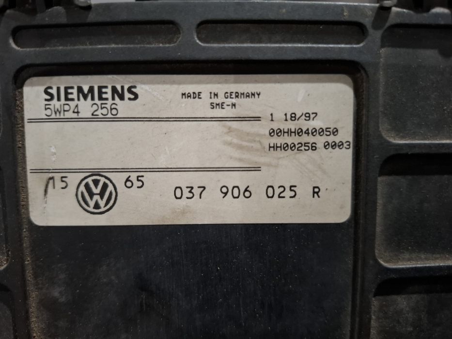 Блок управления двигателем VW