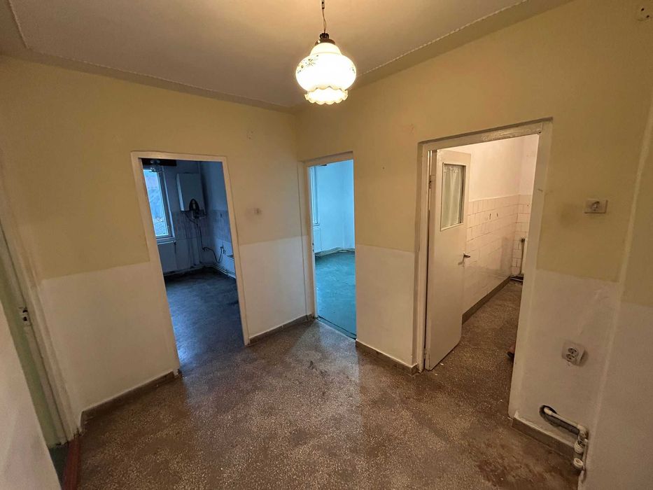 Apartament 2 camere decomandat – de vânzare